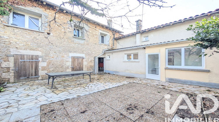 Ma-Cabane - Vente Immeuble Lussac-les-Châteaux, 211 m²