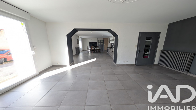 Ma-Cabane - Vente Immeuble Lussac-les-Châteaux, 211 m²