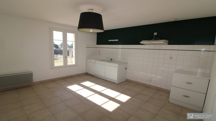 Ma-Cabane - Vente Immeuble Montils, 290 m²