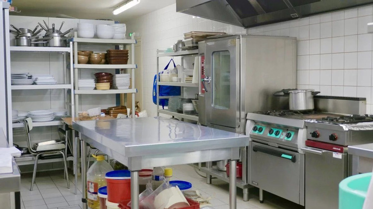 Ma-Cabane - Vente Immeuble Noyal-Châtillon-sur-Seiche, 746 m²