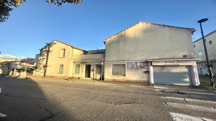 Ma-Cabane - Vente Immeuble Port-Saint-Louis-du-Rhône, 371 m²