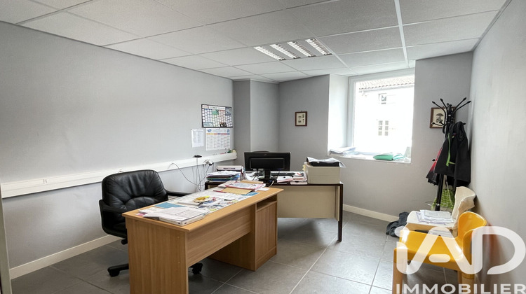 Ma-Cabane - Vente Immeuble Pouzauges, 200 m²