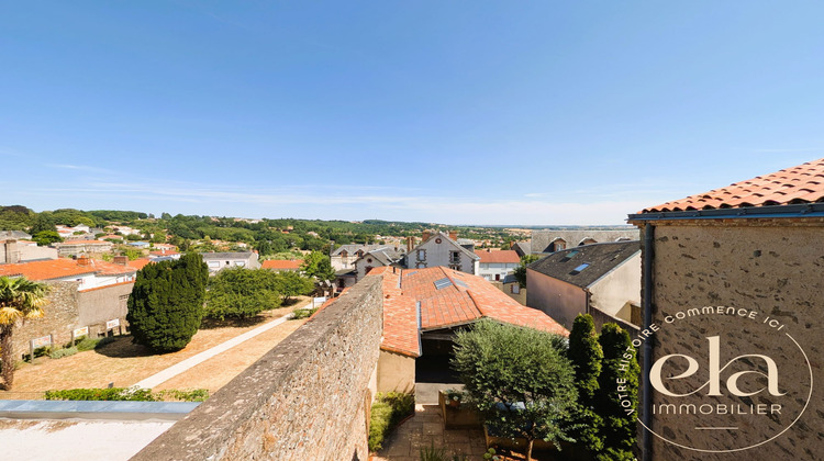Ma-Cabane - Vente Immeuble Pouzauges, 325 m²