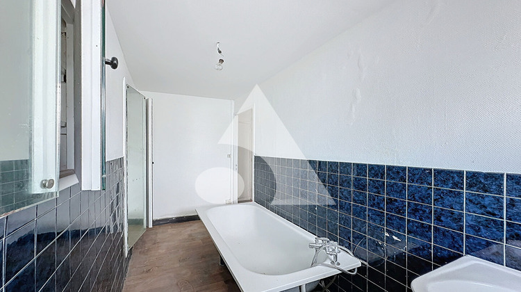 Ma-Cabane - Vente Immeuble QUIEVRECHAIN, 228 m²