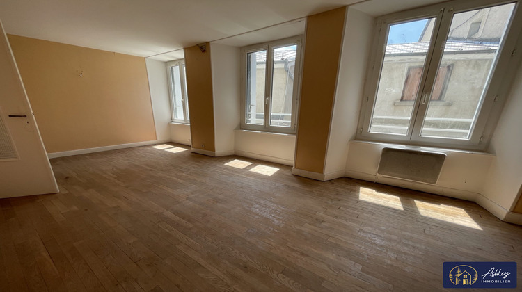 Ma-Cabane - Vente Immeuble Riom-ès-Montagnes, 327 m²