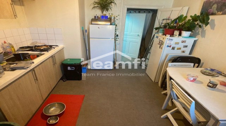 Ma-Cabane - Vente Immeuble Saint-Amand-Montrond, 297 m²