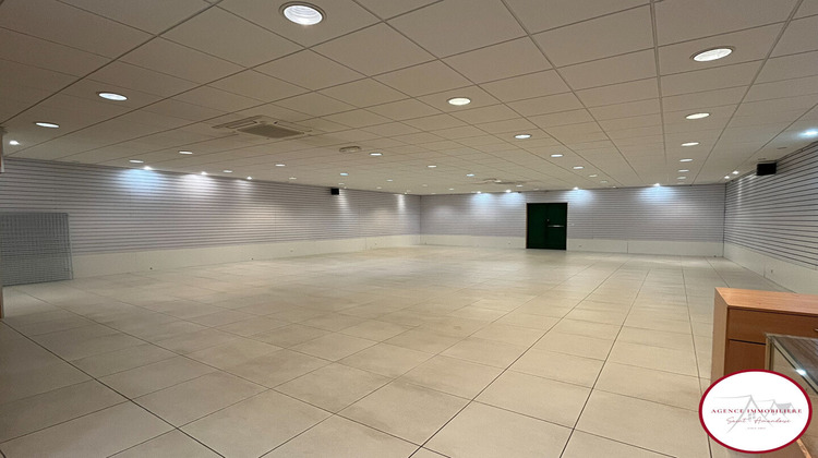 Ma-Cabane - Vente Immeuble SAINT-AMAND-MONTROND, 355 m²