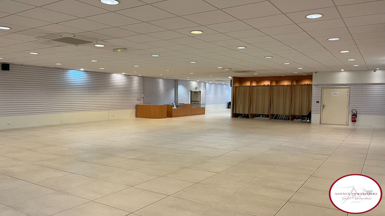 Ma-Cabane - Vente Immeuble SAINT-AMAND-MONTROND, 355 m²