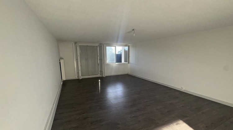 Ma-Cabane - Vente Immeuble SAINT AMAND MONTROND, 575 m²