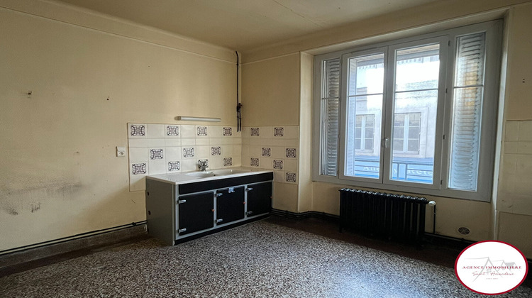 Ma-Cabane - Vente Immeuble SAINT-AMAND-MONTROND, 662 m²