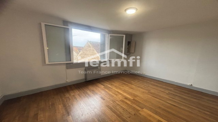 Ma-Cabane - Vente Immeuble Saint-Amand-Montrond, 84 m²