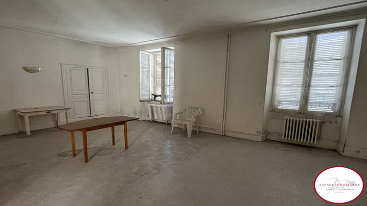 Ma-Cabane - Vente Immeuble SAINT-AMAND-MONTROND, 180 m²
