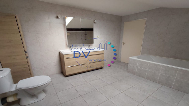 Ma-Cabane - Vente Immeuble Saint-Denis-de-Cabanne, 207 m²
