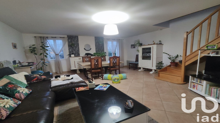 Ma-Cabane - Vente Immeuble Saint-Denis-de-Pile, 200 m²