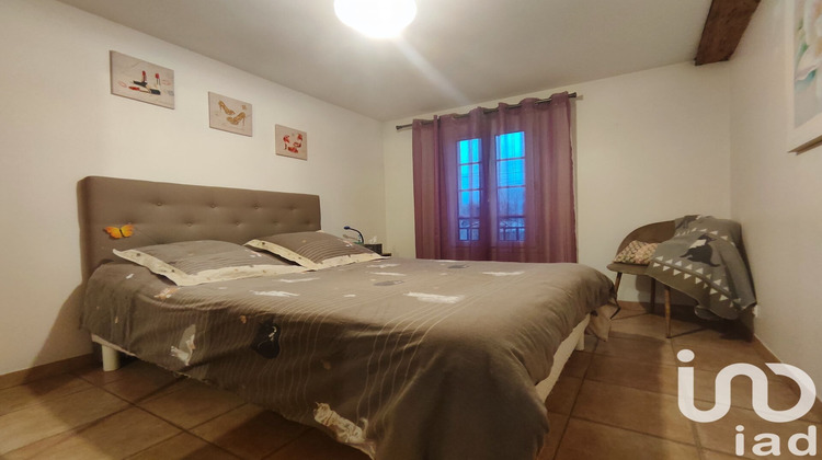 Ma-Cabane - Vente Immeuble Saint-Denis-de-Pile, 200 m²