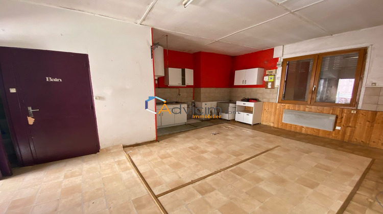 Ma-Cabane - Vente Immeuble Saint-Genest-Lerpt, 217 m²