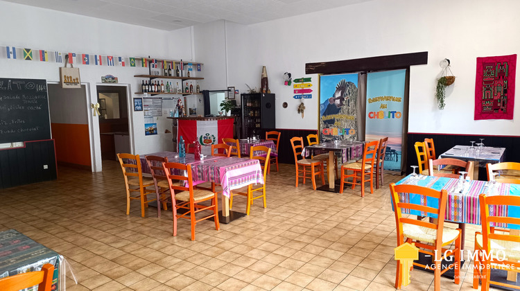 Ma-Cabane - Vente Immeuble Saint-Genis-de-Saintonge, 242 m²