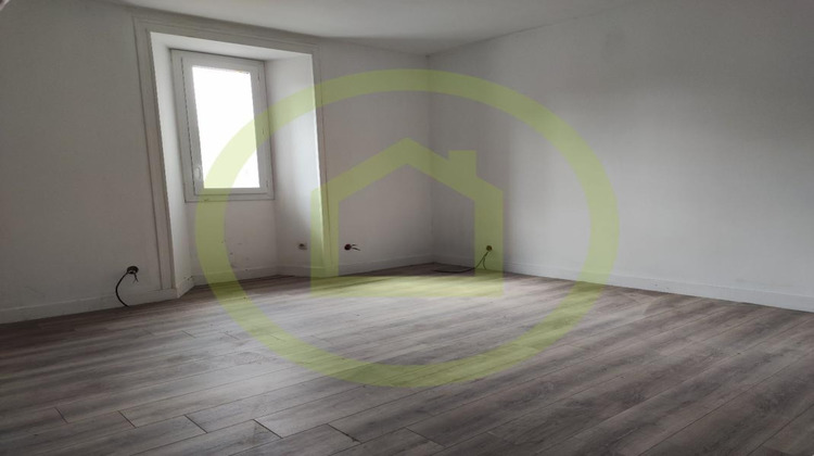 Ma-Cabane - Vente Immeuble SAINT GENIS DE SAINTONGE, 280 m²