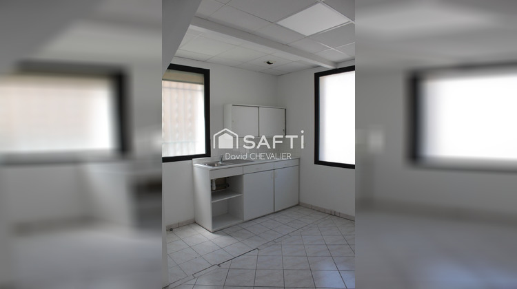 Ma-Cabane - Vente Immeuble Saint-Genis-de-Saintonge, 180 m²