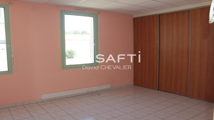 Ma-Cabane - Vente Immeuble Saint-Genis-de-Saintonge, 180 m²