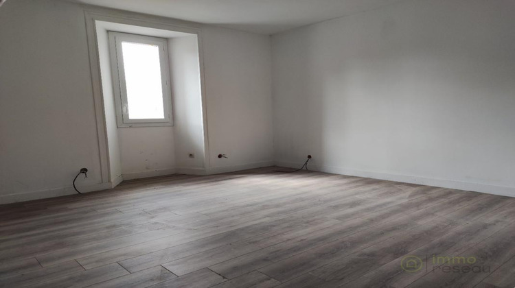 Ma-Cabane - Vente Immeuble SAINT GENIS DE SAINTONGE, 280 m²