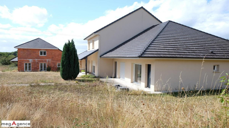 Ma-Cabane - Vente Immeuble SAINT GERMAIN LES VERGNES, 299 m²