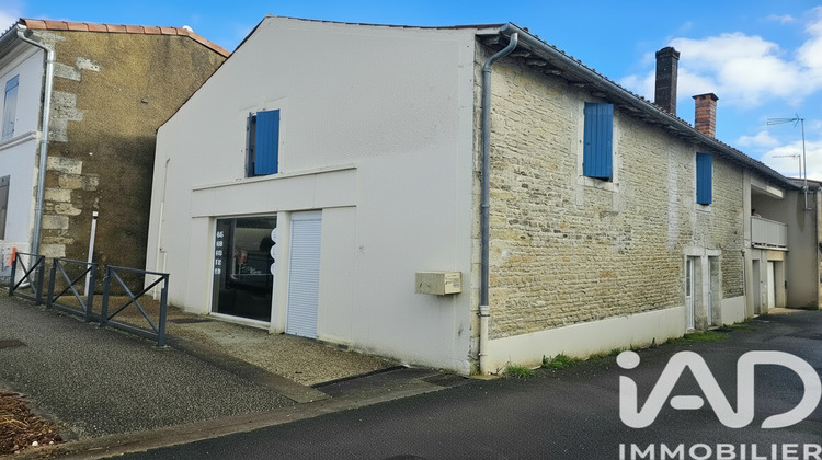 Ma-Cabane - Vente Immeuble Saint-Hilaire-de-Villefranche, 183 m²