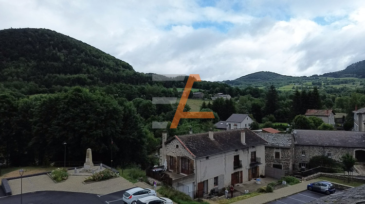 Ma-Cabane - Vente Immeuble Saint-Hostien, 185 m²