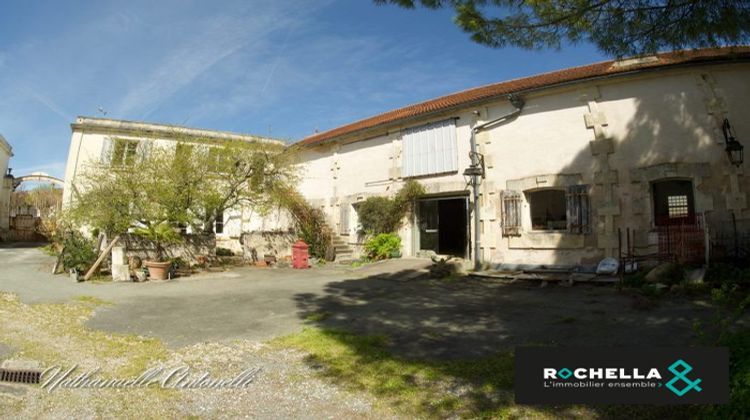 Ma-Cabane - Vente Immeuble Saint-Jean-d'Angély, 0 m²