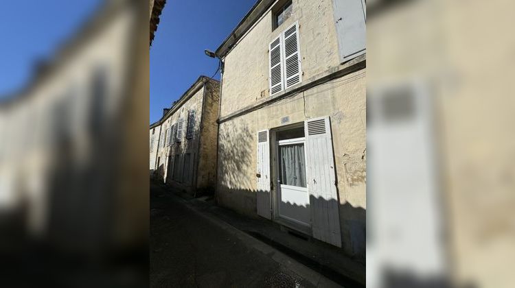 Ma-Cabane - Vente Immeuble Saint-Jean-d'Angély, 123 m²