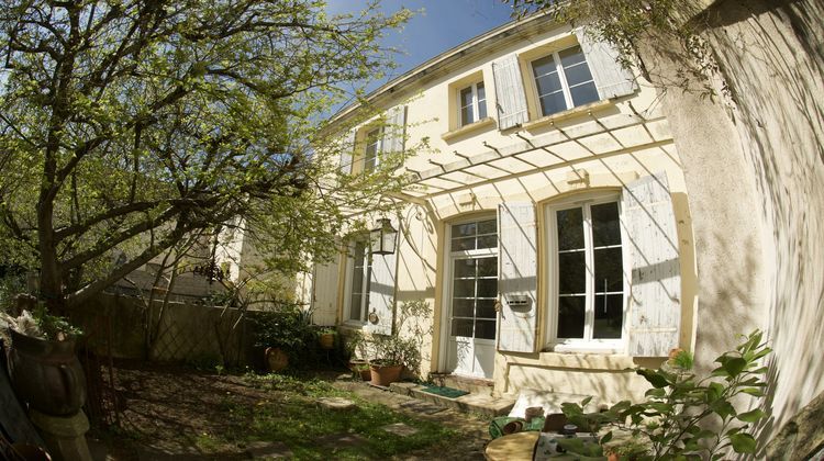 Ma-Cabane - Vente Immeuble Saint-Jean-d'Angély, 193 m²