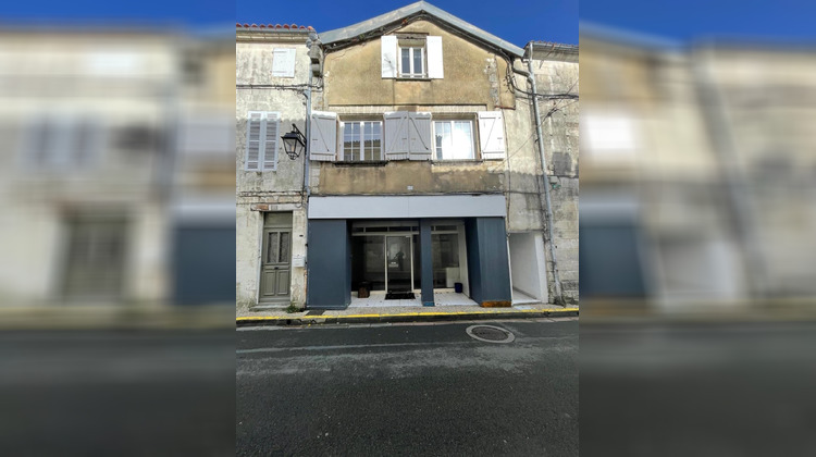 Ma-Cabane - Vente Immeuble Saint-Jean-d'Angely, 230 m²