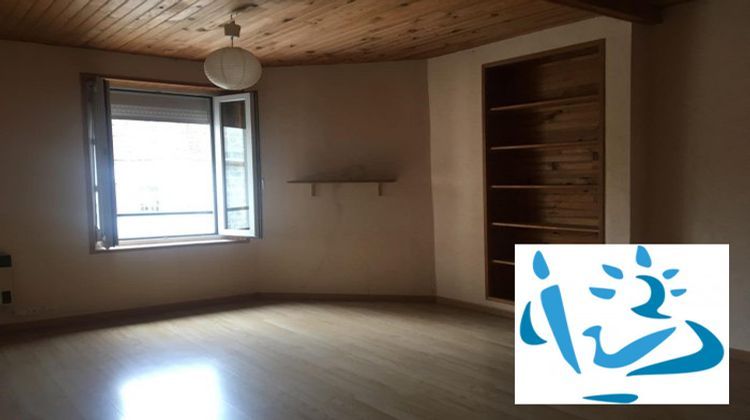 Ma-Cabane - Vente Immeuble Saint-Julien-du-Sault, 100 m²