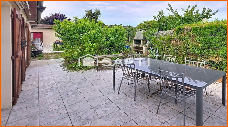 Ma-Cabane - Vente Immeuble Saint-Julien-les-Villas, 142 m²