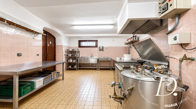 Ma-Cabane - Vente Immeuble Saint-Laurent-de-Cerdans, 198 m²