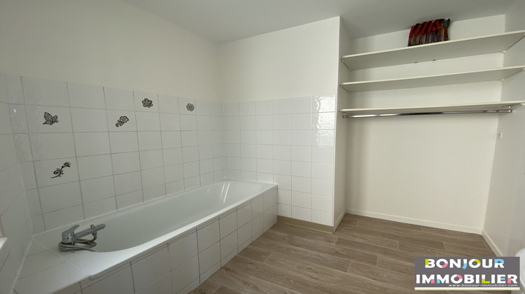 Ma-Cabane - Vente Immeuble Saint-Laurent-du-Pont, 349 m²