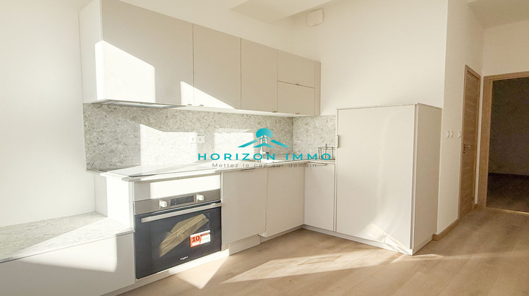 Ma-Cabane - Vente Immeuble Saint-Laurent-du-Var, 122 m²