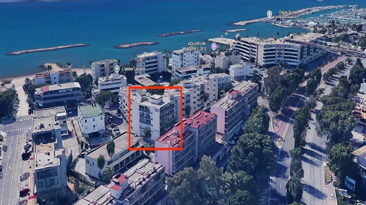 Ma-Cabane - Vente Immeuble Saint-Laurent-du-Var, 960 m²