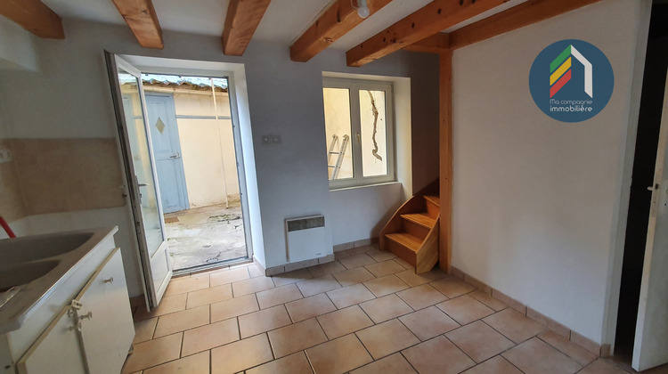 Ma-Cabane - Vente Immeuble Saint-Laurent-sur-Sèvre, 115 m²