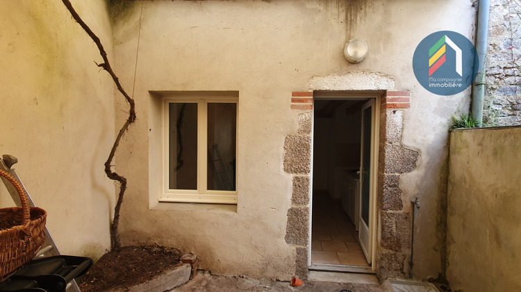 Ma-Cabane - Vente Immeuble Saint-Laurent-sur-Sèvre, 115 m²