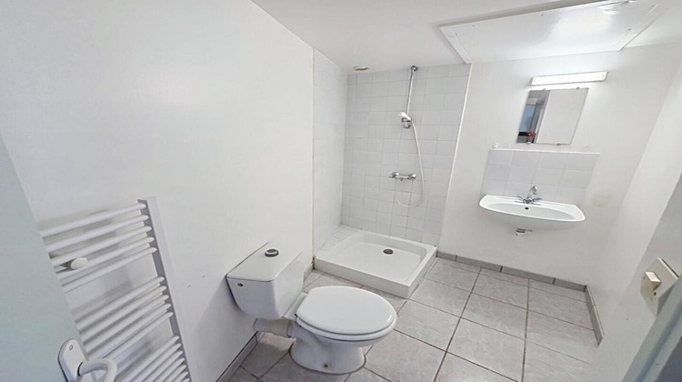 Ma-Cabane - Vente Immeuble SAINT LAURENT SUR SEVRE, 69 m²