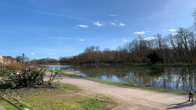 Ma-Cabane - Vente Immeuble Saint-Léger-des-Vignes, 197 m²