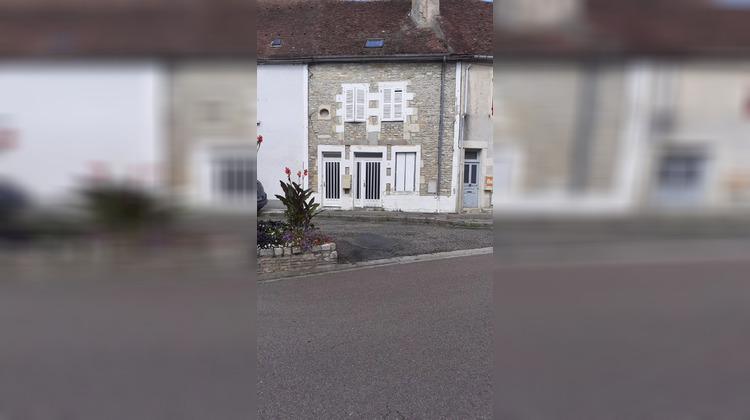 Ma-Cabane - Vente Immeuble Saint-Pierre-le-Moûtier, 87 m²