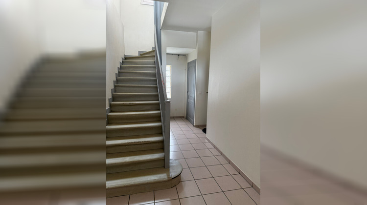 Ma-Cabane - Vente Immeuble SAINT-QUENTIN-FALLAVIER, 274 m²