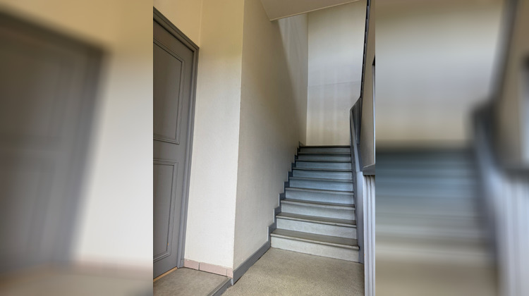 Ma-Cabane - Vente Immeuble SAINT-QUENTIN-FALLAVIER, 274 m²