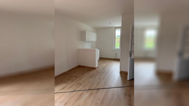 Ma-Cabane - Vente Immeuble SAINT-QUENTIN-FALLAVIER, 274 m²