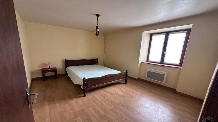 Ma-Cabane - Vente Immeuble SAINT-REMY-DE-CHAUDES-AIGUES, 321 m²