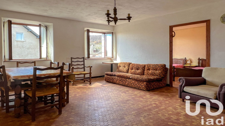 Ma-Cabane - Vente Immeuble Saint-Rémy-de-Chaudes-Aigues, 263 m²