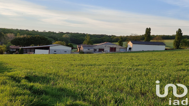 Ma-Cabane - Vente Immeuble Saint-Vivien-de-Monségur, 1619 m²