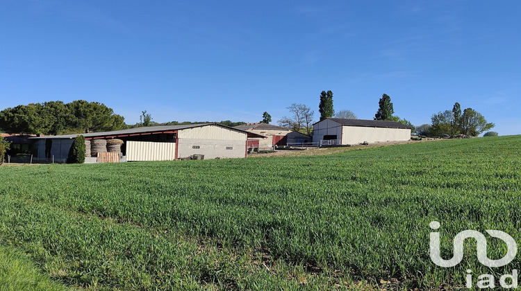 Ma-Cabane - Vente Immeuble Saint-Vivien-de-Monségur, 1619 m²